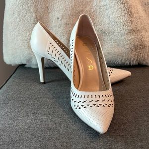 Unisa White Pumps